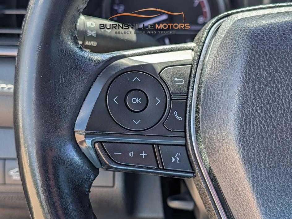 Toyota Camry XLE Auto (Natl) 2019