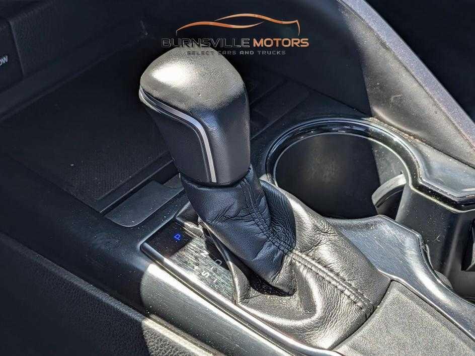 Toyota Camry XLE Auto (Natl) 2019