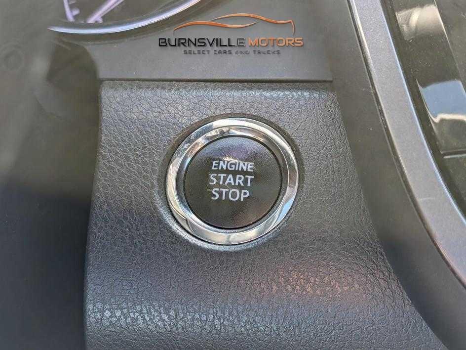 Toyota Camry XLE Auto (Natl) 2019