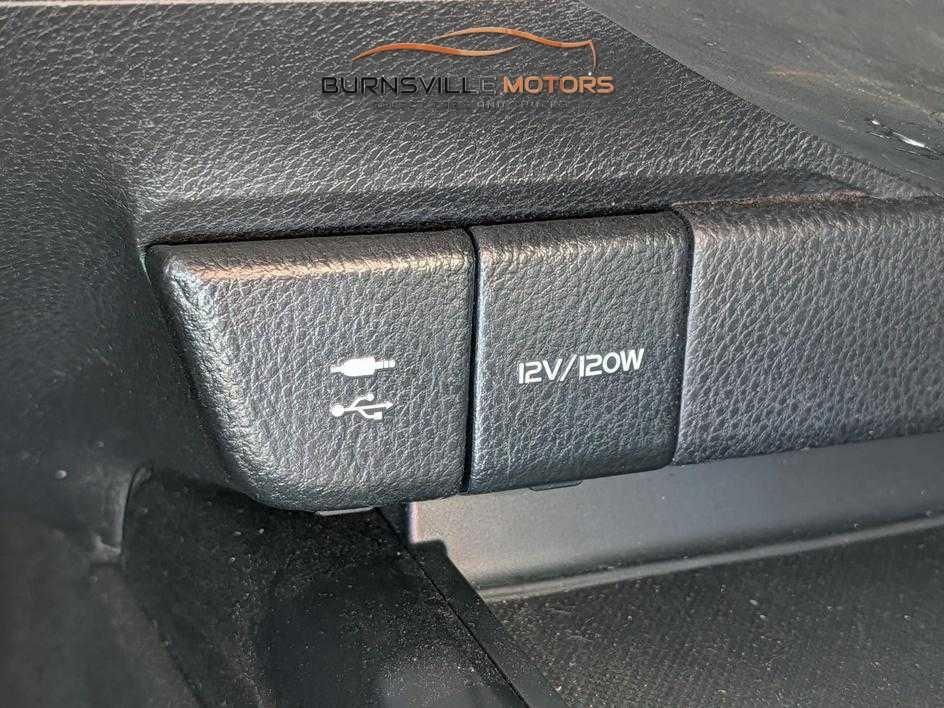 Toyota Camry XLE Auto (Natl) 2019