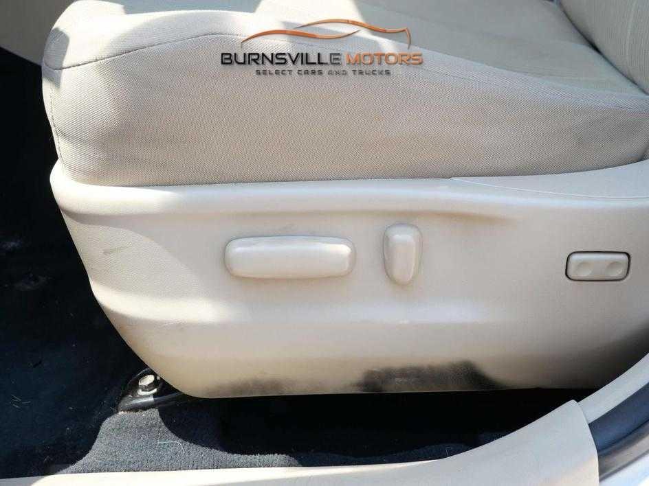Toyota Venza 4dr Wgn I4 AWD XLE (Natl) 2015