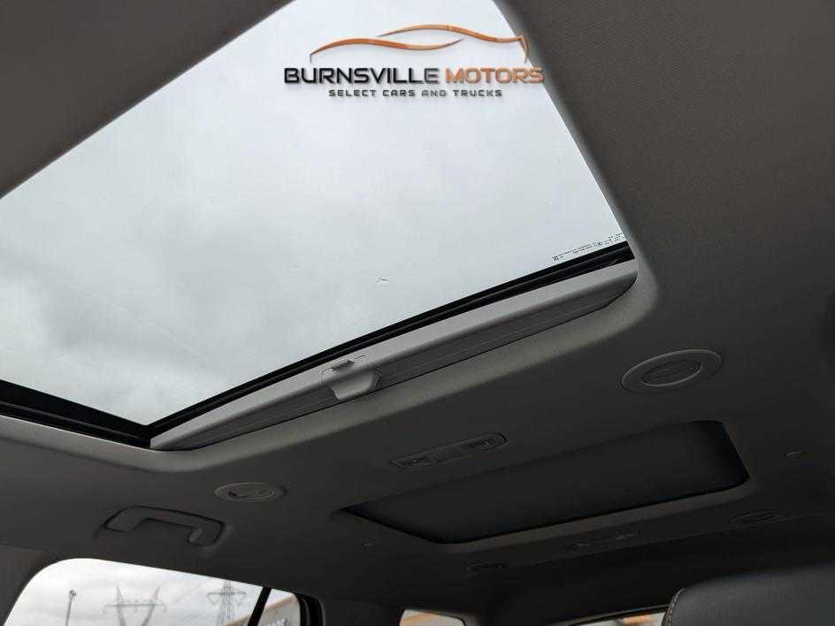 Chevrolet Traverse AWD 4dr LT Leather 2021