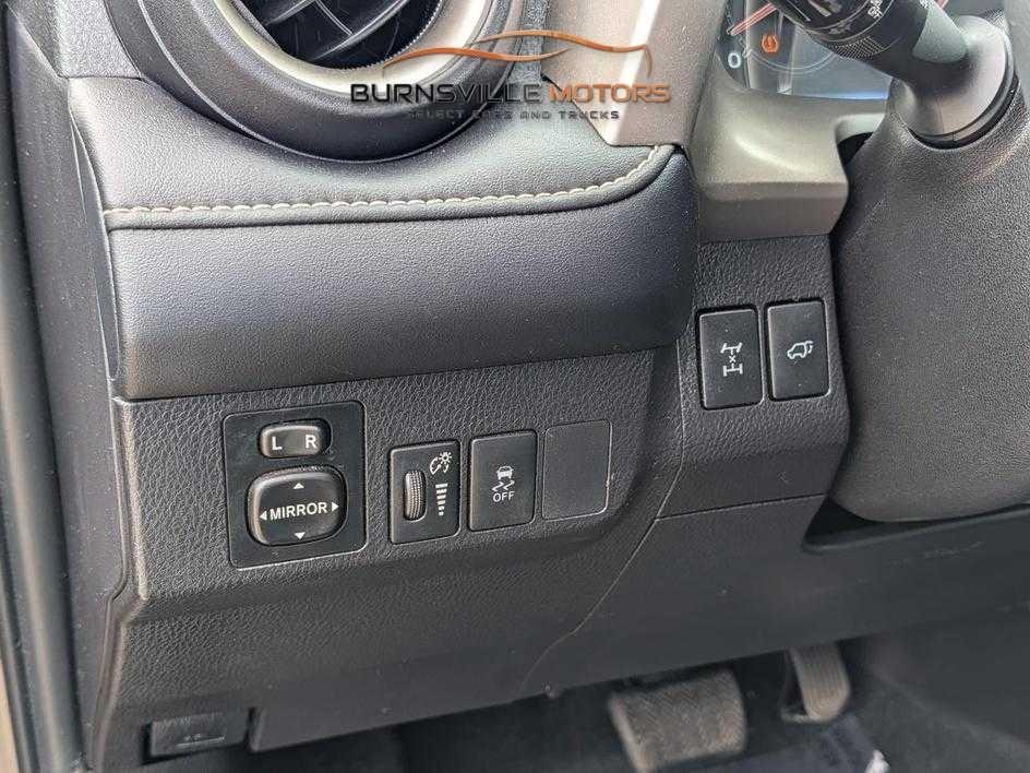 Toyota RAV4 AWD 4dr Limited (Natl) 2014