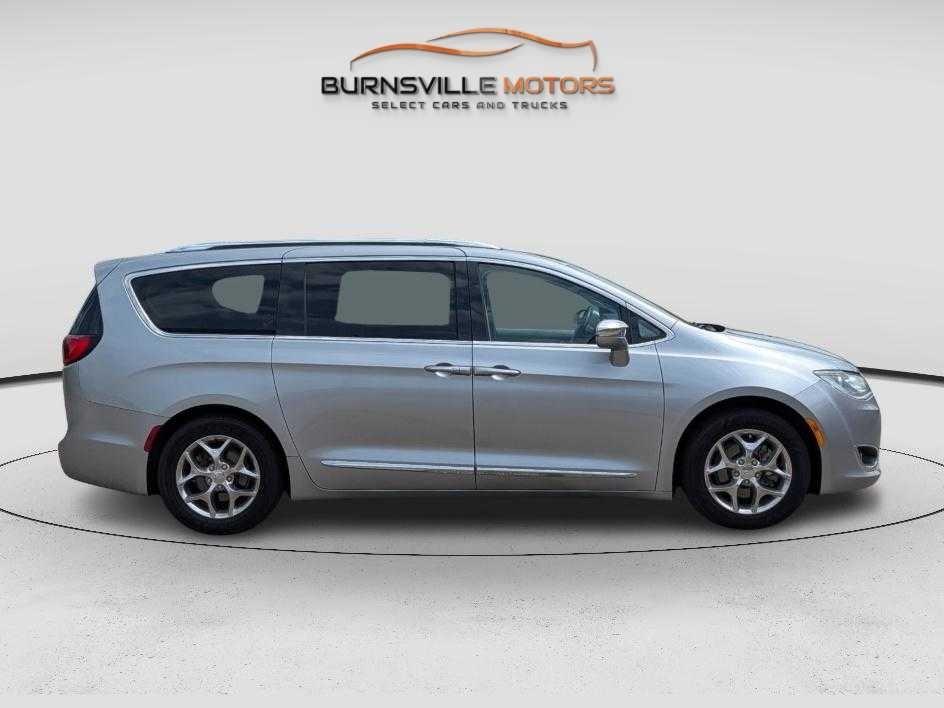 Chrysler Pacifica Limited FWD 2019