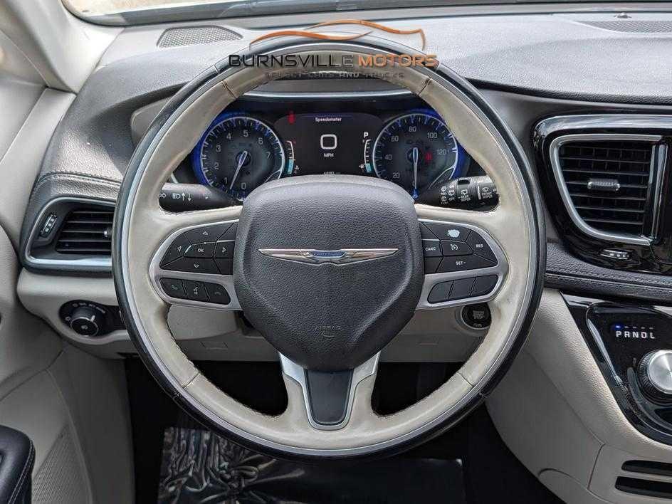 Chrysler Pacifica Limited FWD 2019