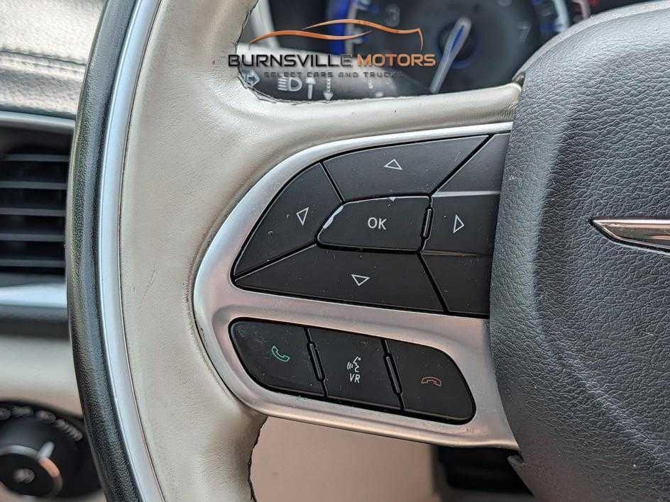 Chrysler Pacifica Limited FWD 2019