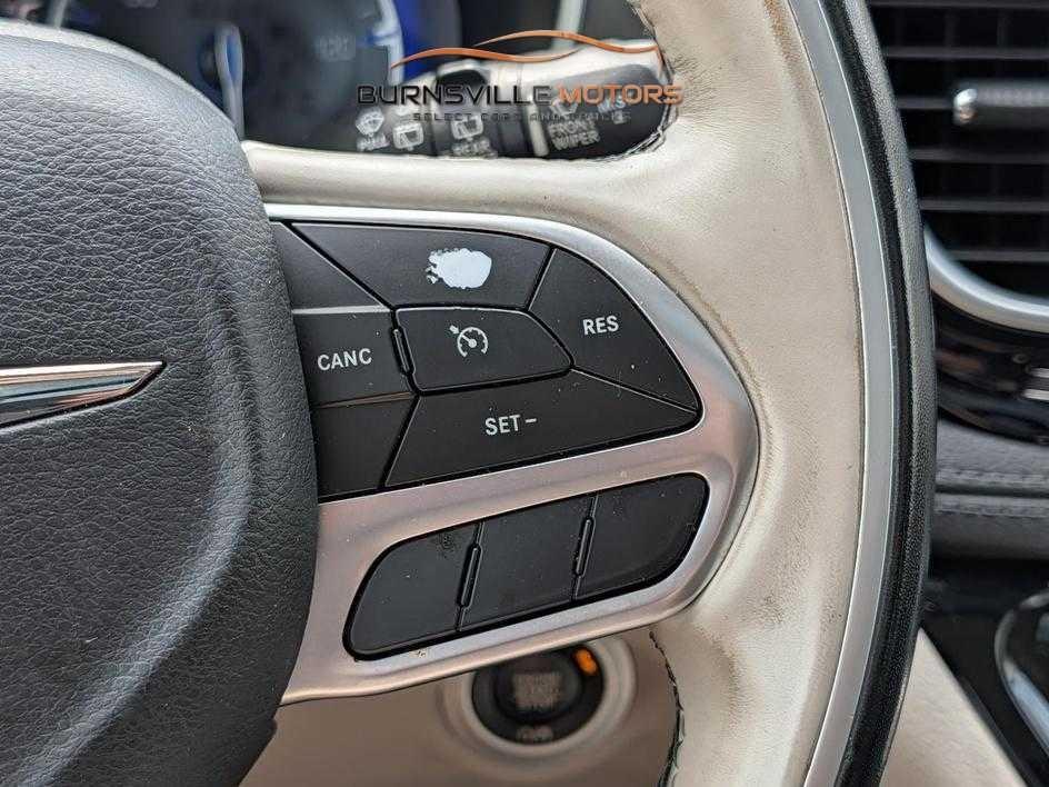 Chrysler Pacifica Limited FWD 2019