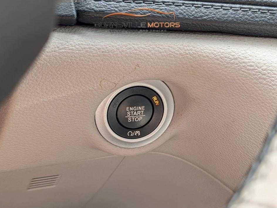 Chrysler Pacifica Limited FWD 2019