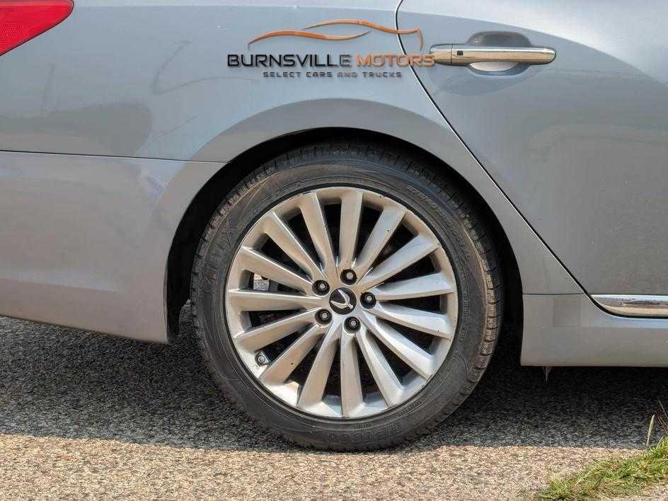 Hyundai Equus 4dr Sdn Signature 2014