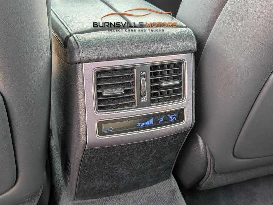 Hyundai Equus 4dr Sdn Signature 2014