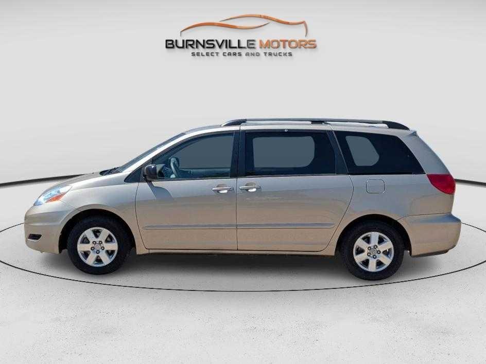 Toyota Sienna 5dr 7-Passenger Van CE FWD (Natl) 2007
