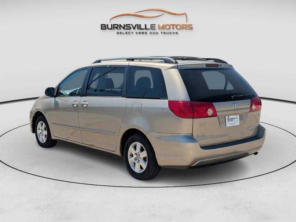 Toyota Sienna 5dr 7-Passenger Van CE FWD (Natl) 2007