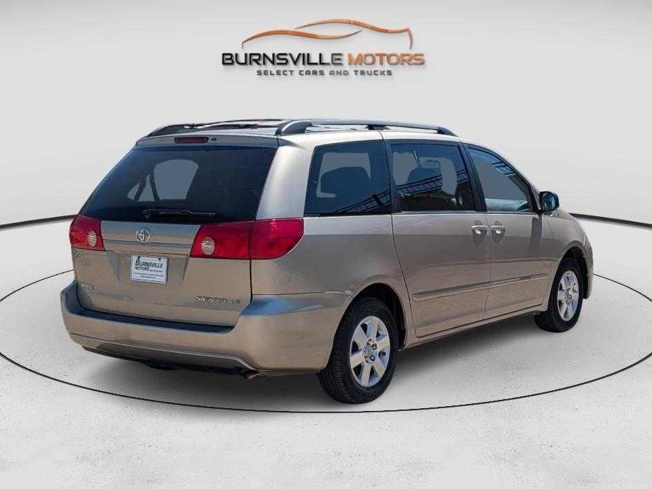 Toyota Sienna 5dr 7-Passenger Van CE FWD (Natl) 2007