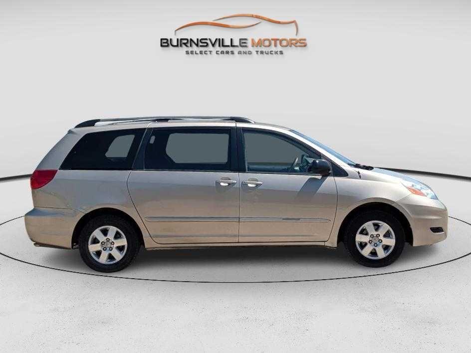 Toyota Sienna 5dr 7-Passenger Van CE FWD (Natl) 2007