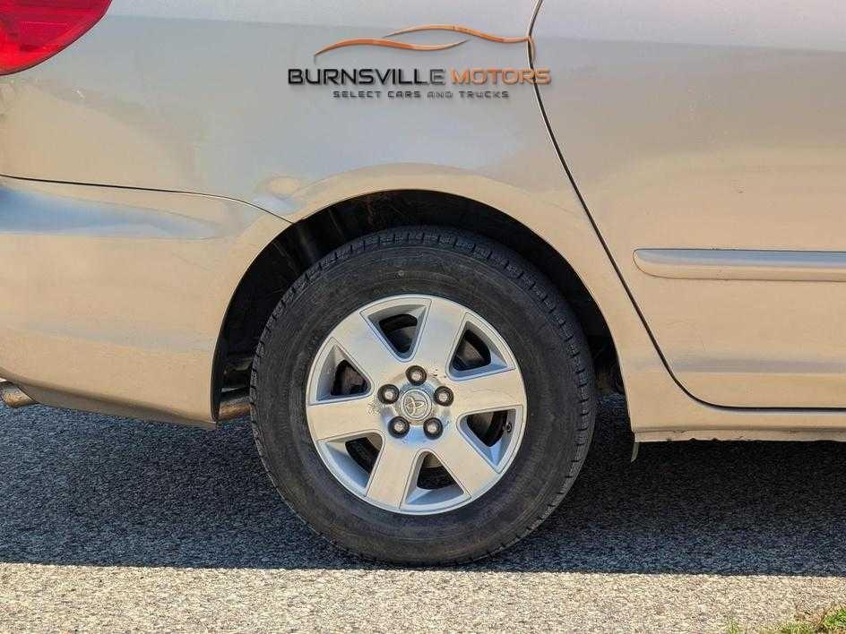 Toyota Sienna 5dr 7-Passenger Van CE FWD (Natl) 2007