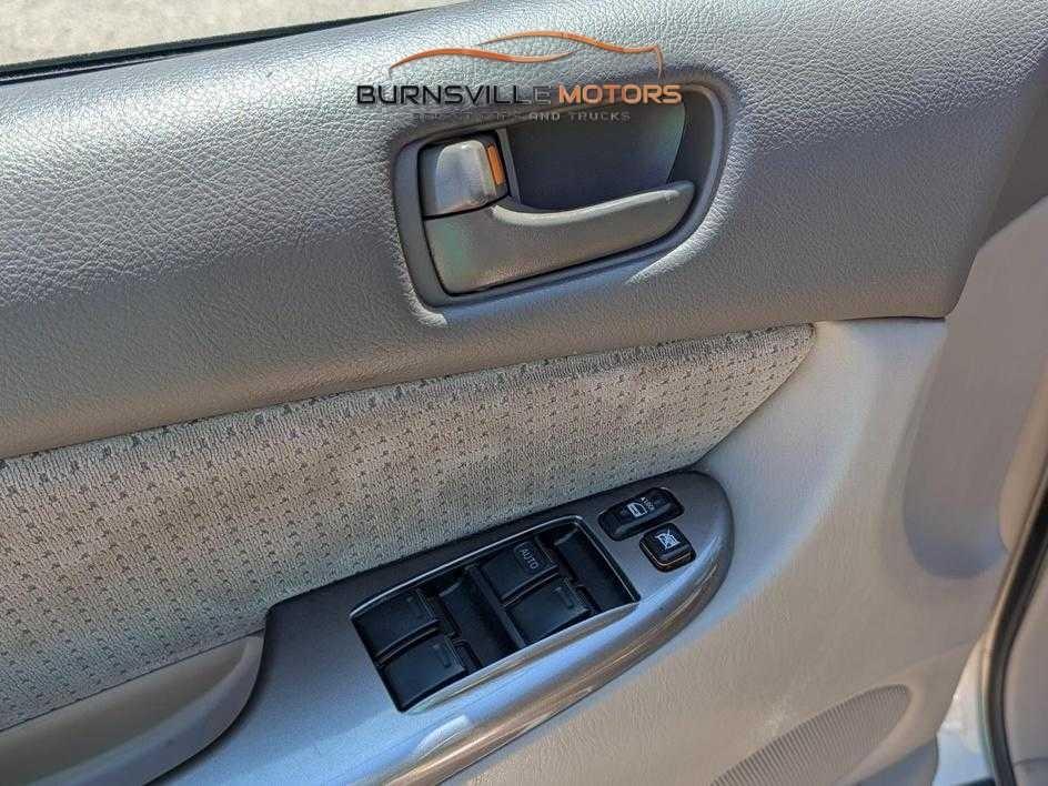 Toyota Sienna 5dr 7-Passenger Van CE FWD (Natl) 2007