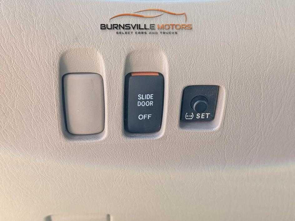 Toyota Sienna 5dr 7-Passenger Van CE FWD (Natl) 2007