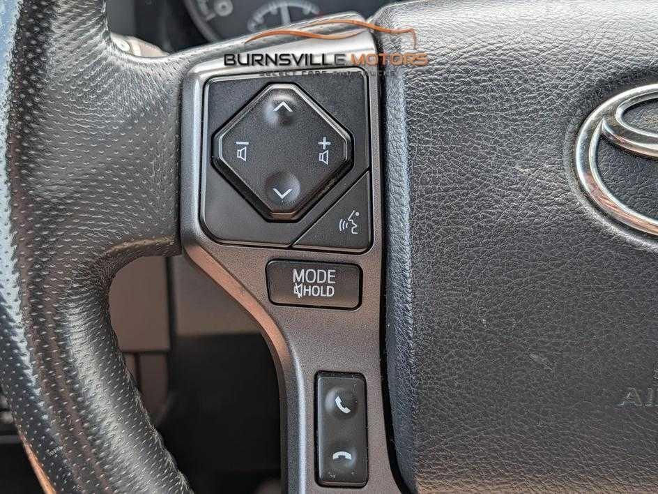 Toyota Tacoma 4WD Double Cab V6 MT TRD Off Road (Natl) 2016