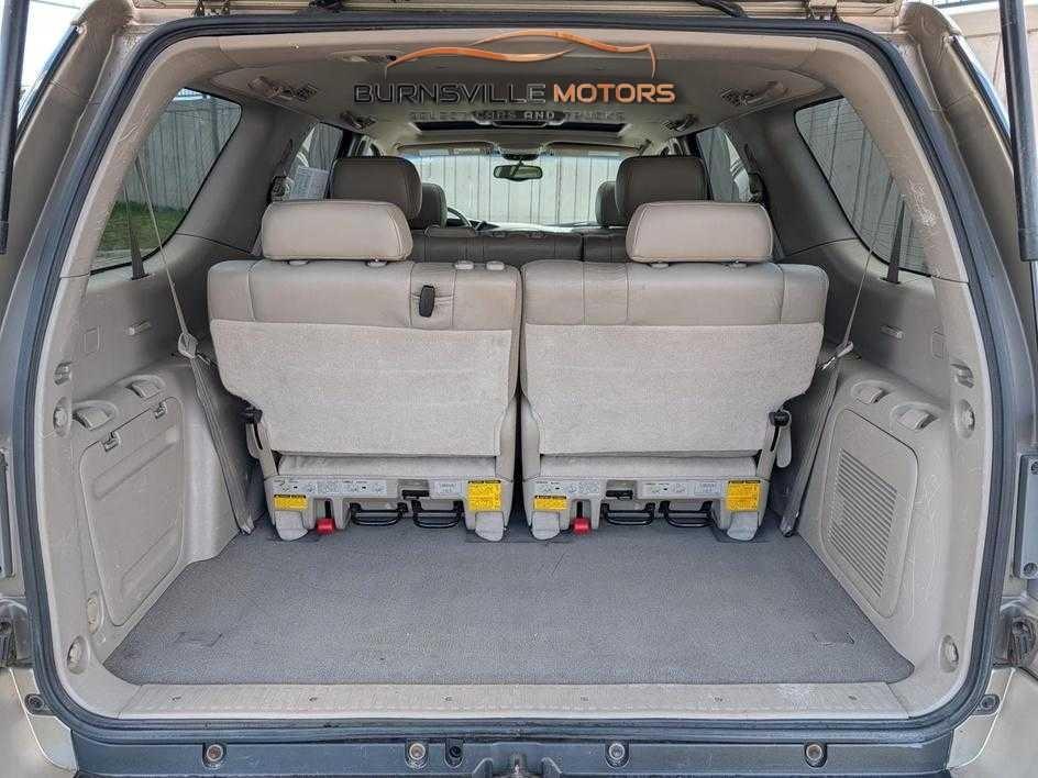 Toyota Sequoia 4dr Limited 4WD (Natl) 2005