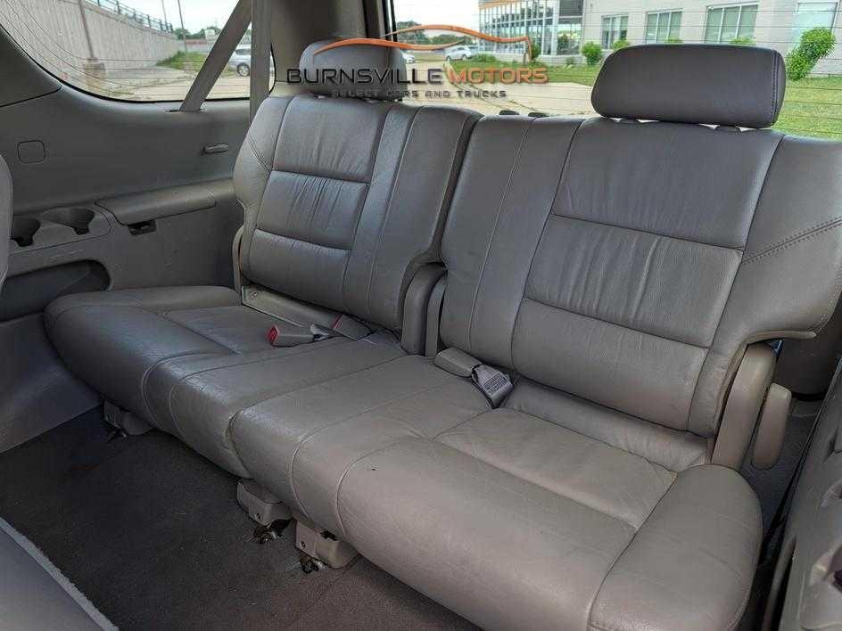 Toyota Sequoia 4dr Limited 4WD (Natl) 2005