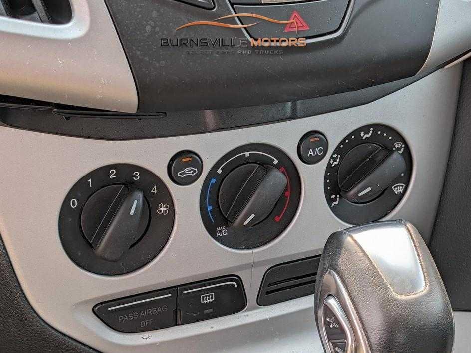 Ford Focus 4dr Sdn SE 2014