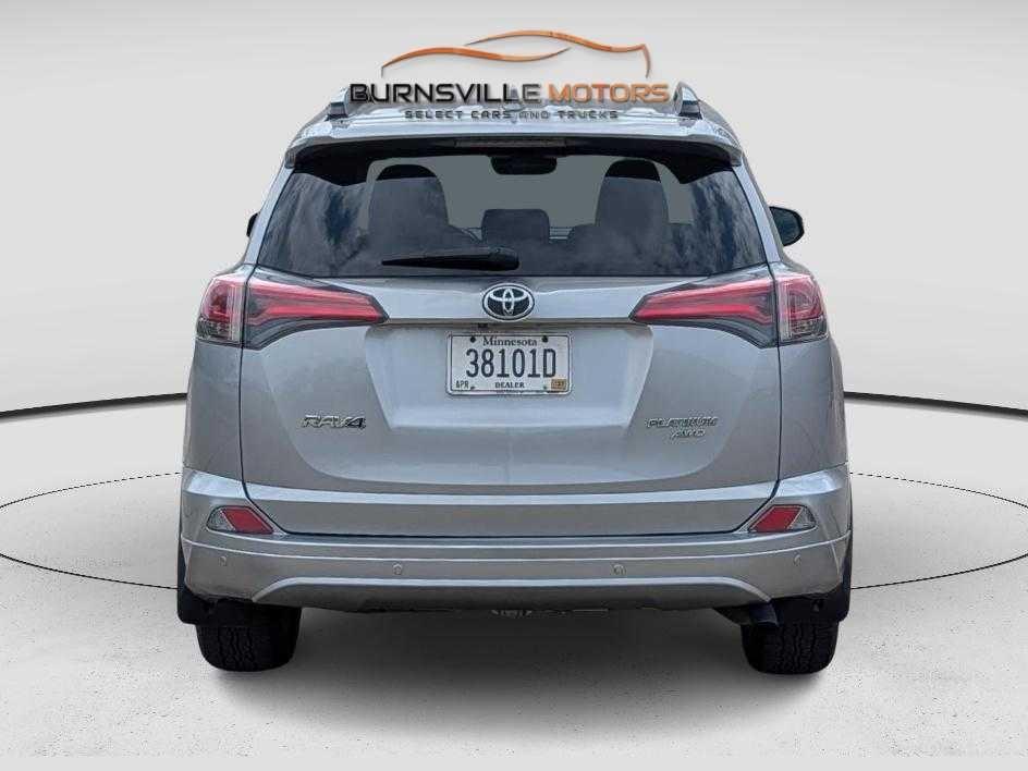 Toyota RAV4 Limited AWD (Natl) 2017