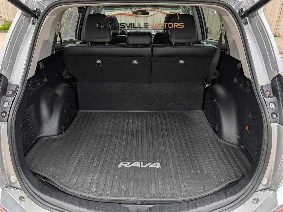 Toyota RAV4 Limited AWD (Natl) 2017