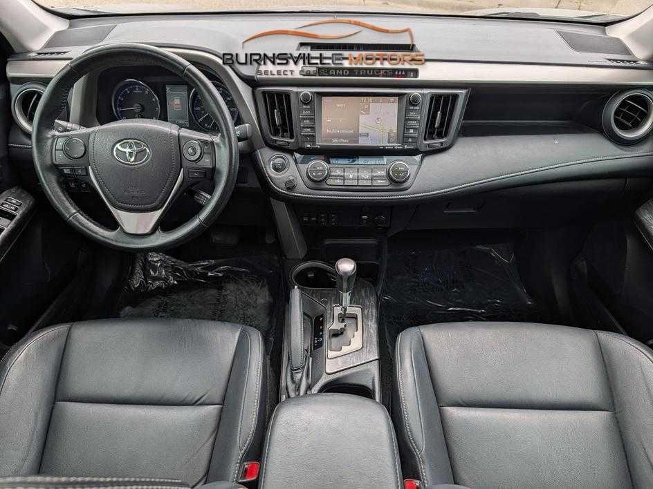 Toyota RAV4 Limited AWD (Natl) 2017