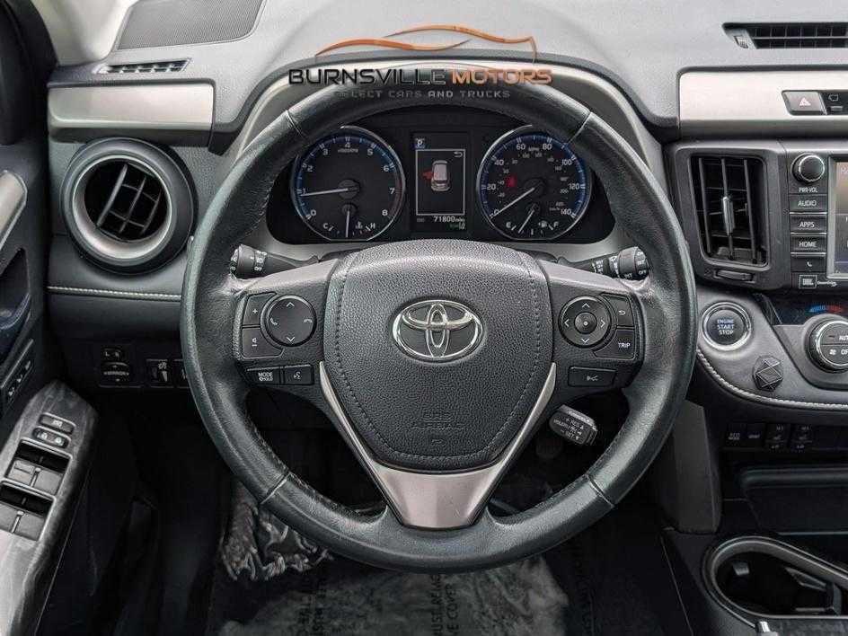 Toyota RAV4 Limited AWD (Natl) 2017