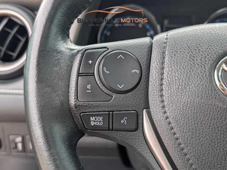 Toyota RAV4 Limited AWD (Natl) 2017