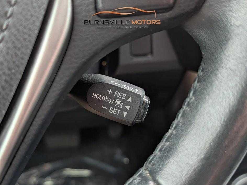 Toyota RAV4 Limited AWD (Natl) 2017