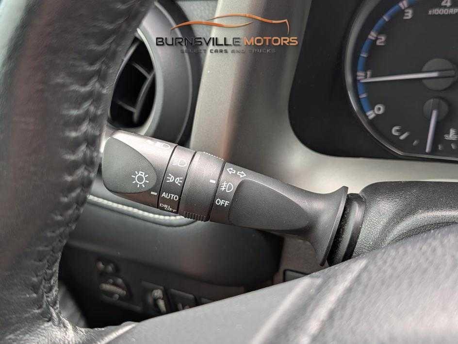 Toyota RAV4 Limited AWD (Natl) 2017