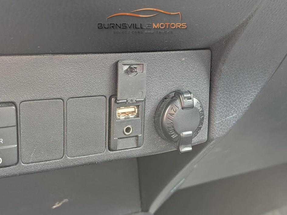 Toyota RAV4 Limited AWD (Natl) 2017