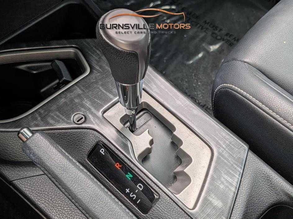 Toyota RAV4 Limited AWD (Natl) 2017