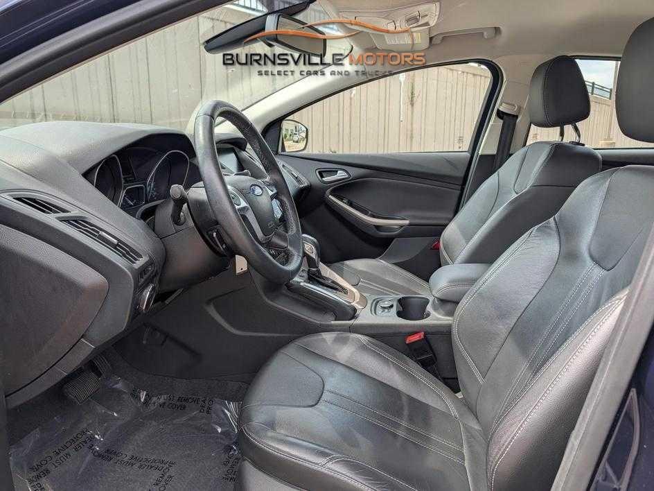 Ford Focus 5dr HB SEL 2012