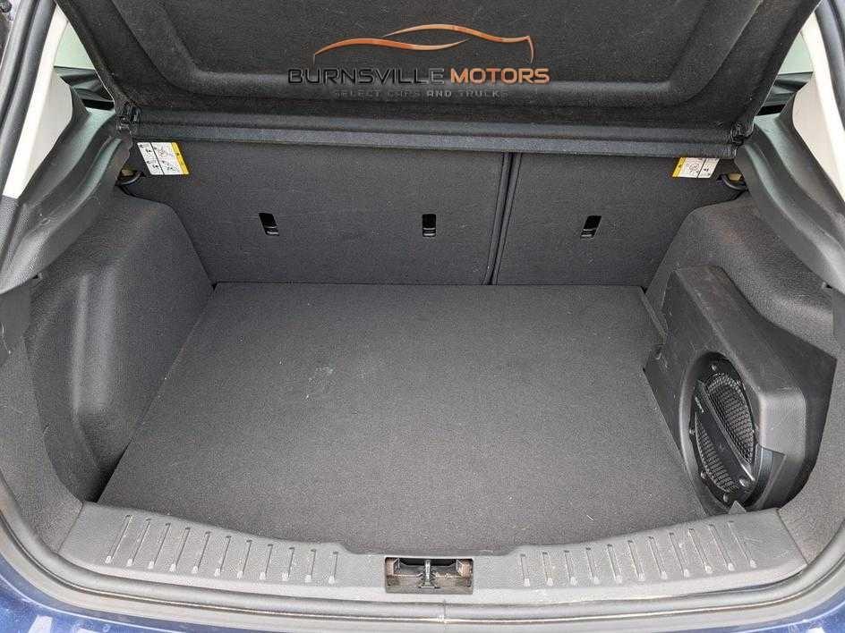 Ford Focus 5dr HB SEL 2012