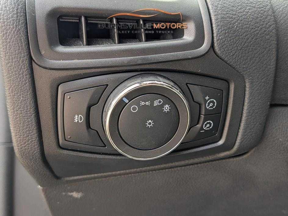 Ford Focus 5dr HB SEL 2012