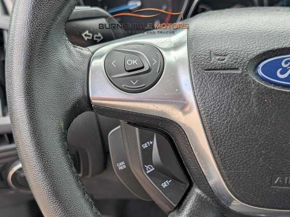Ford Focus 5dr HB SEL 2012