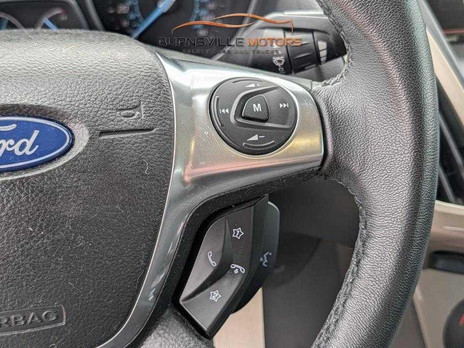Ford Focus 5dr HB SEL 2012