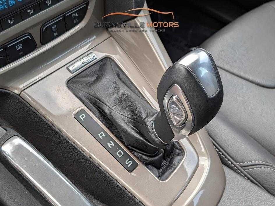 Ford Focus 5dr HB SEL 2012