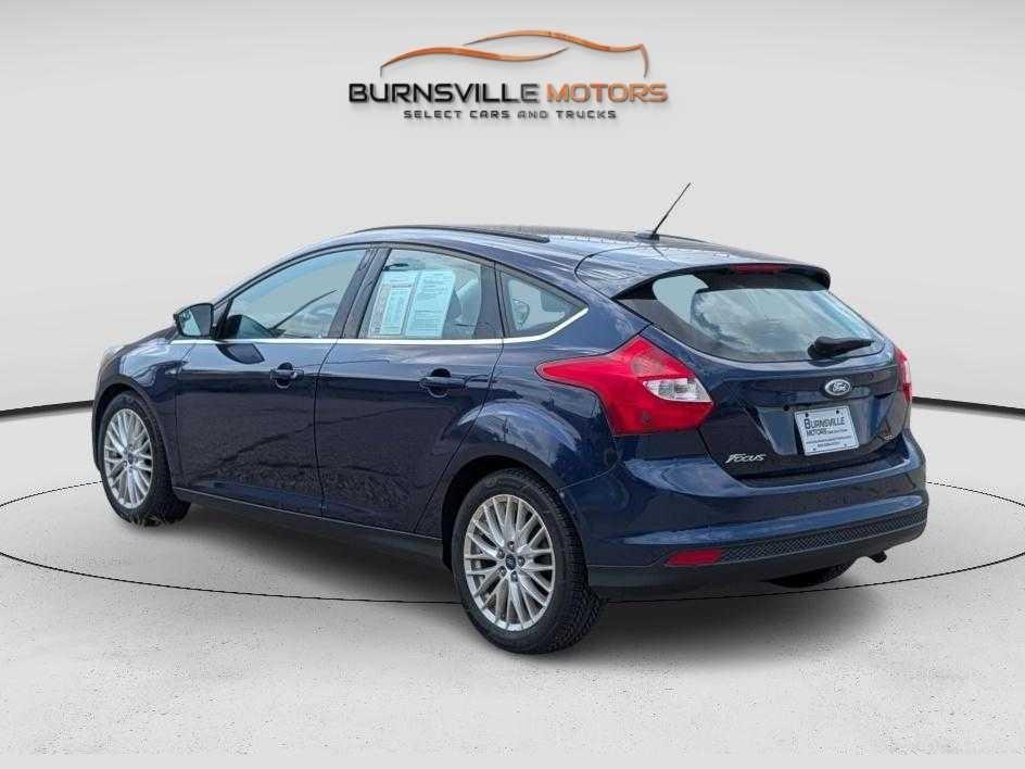 Ford Focus 5dr HB SEL 2012