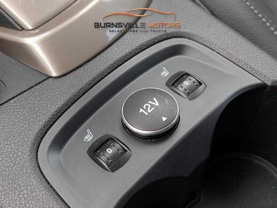 Ford Focus 5dr HB SEL 2012