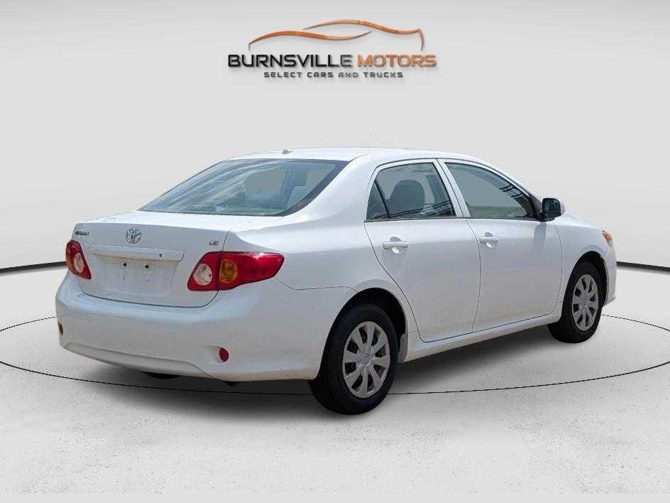 Toyota Corolla 4dr Sdn Man (Natl) 2010