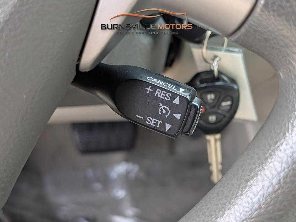 Toyota Corolla 4dr Sdn Man (Natl) 2010