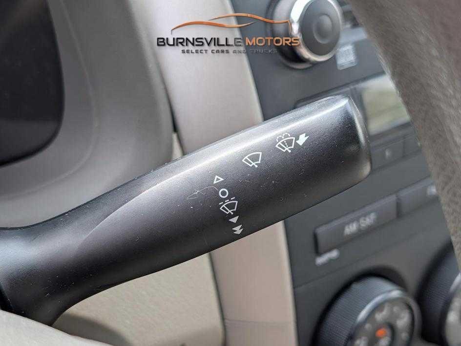 Toyota Corolla 4dr Sdn Man (Natl) 2010
