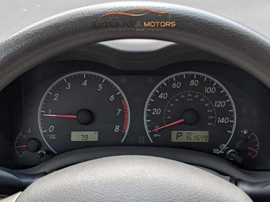 Toyota Corolla 4dr Sdn Man (Natl) 2010