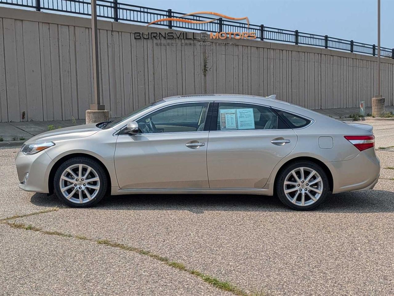 Toyota Avalon 4dr Sdn XLE Premium (Natl) 2014