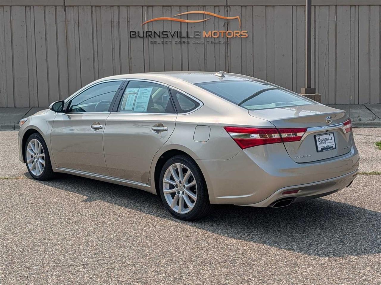 Toyota Avalon 4dr Sdn XLE Premium (Natl) 2014