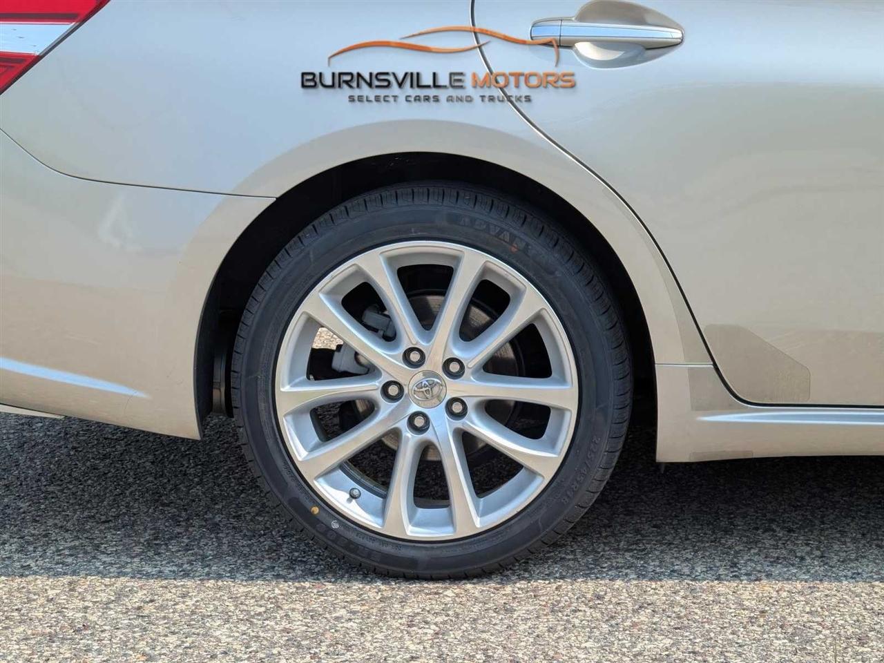 Toyota Avalon 4dr Sdn XLE Premium (Natl) 2014