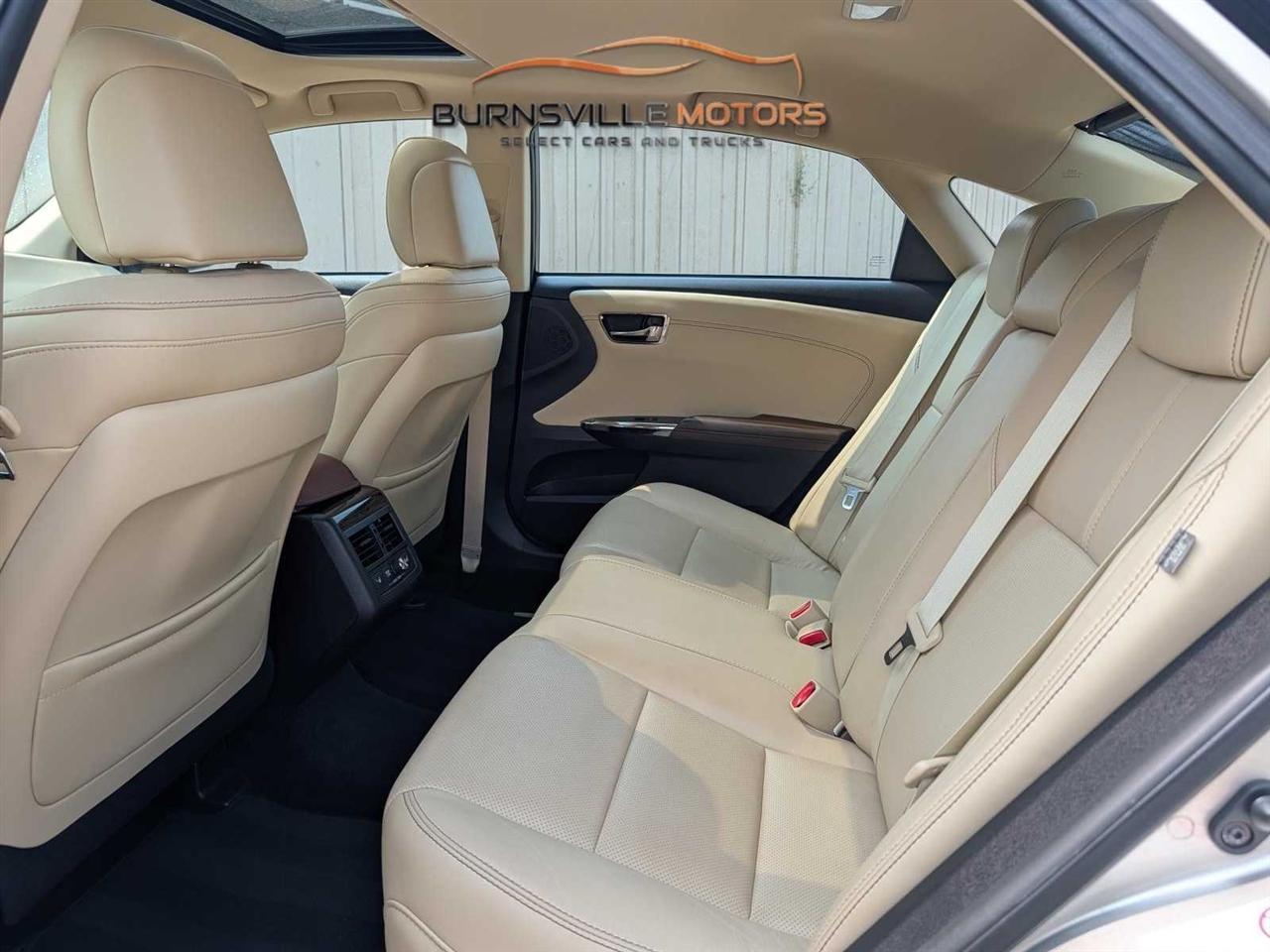 Toyota Avalon 4dr Sdn XLE Premium (Natl) 2014